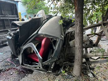 Vehículo completamente destruído tras ser impactado por camión de Ruta 306. | Cortesía