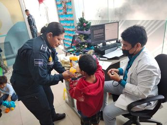 La Policía de Escobedo atendió a los menores tras ser rescatados. | Cortesía