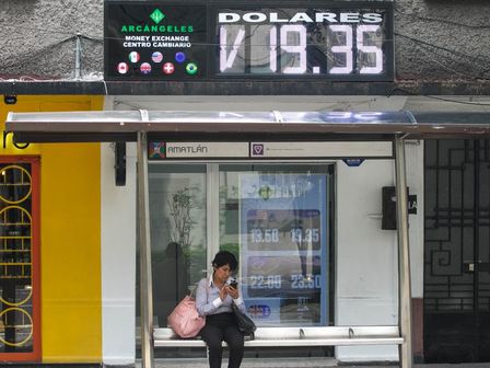 Puedes ir a las casas de cambio a comprar o vender dólares estadounidenses | Cuartoscuro