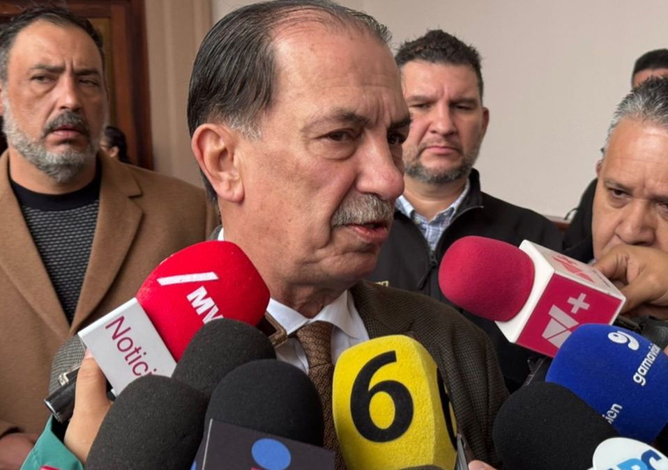 El fiscal de Nuevo León dijo que de momento continúan recabando los videos del aeropuerto. | Fabricio Gallegos