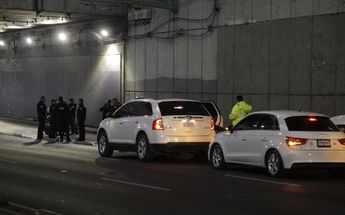 Sordomudo cae de un puente de eje central | Enrique Luna