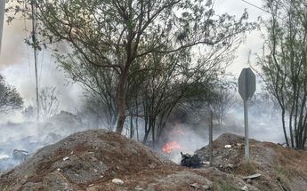 Los fuertes vientos y el calor habría sido la causa del incendio en Santa Catarina, Nuevo León. | Pedro Delgado