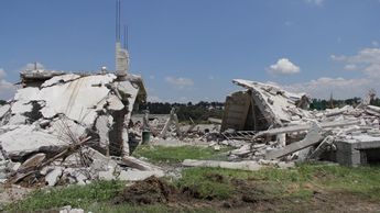 Más de 200 efectivos de seguridad y autoridades locales realizaron la demolición de inmuebles irregulares en 'La Covadonga' | Es Imagen