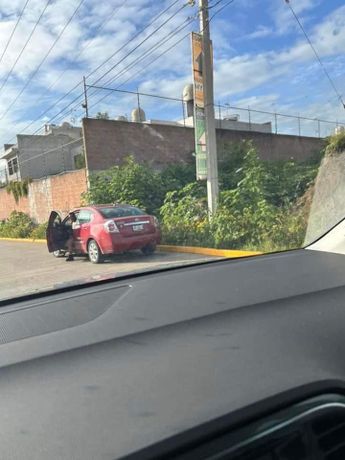 En Puebla, un hombre es exhibido por acosar a mujeres desde su vehículo, donde las acecha desnudo / Especial