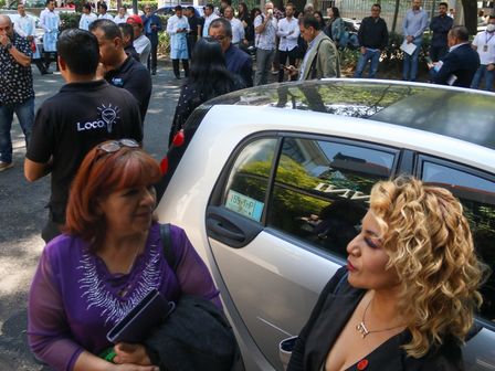Ciudadanos esperan en lugares al aire libre hasta que termine el sismo | Cuartoscuro