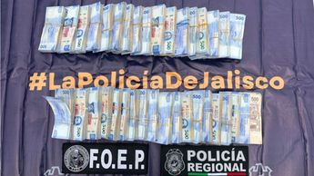 FGR aseguró 36 fajos de billetes en denominación de 500 pesos en Tonalá.