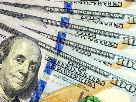 En el último día de marzo de 2026, el dólar bajó de los 18 pesos | Freepik
