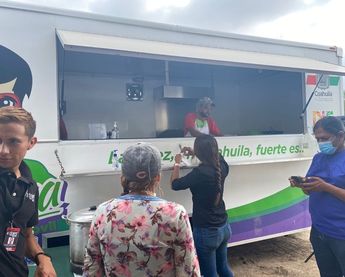 El director del DIF estatal comentó que hay presupuesto suficiente para apoyar a las familias con alimento, becas y atención psicológica./ Roberto Ala