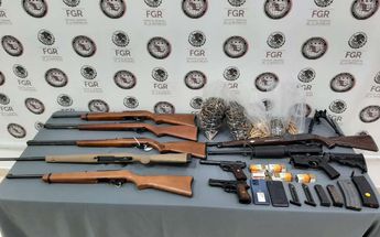 Las autoridades federales han asegurado una gran cantidad de armas en Nuevo León. | Cortesía