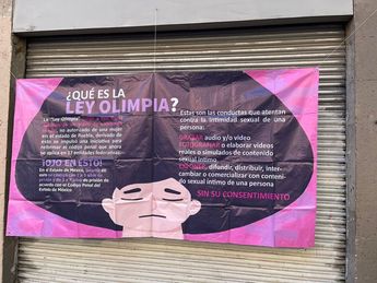 Lona que expone la Ley Olimpia por parte del gobierno de la Ciudad de México / Ethan Balanzar