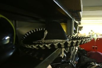 Sombrero de charro olvidado en el Metro / Juan Carlos Bautista