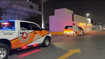 Protección Civil de Monterrey también hizo acto de presencia sobre la avenida Bernardo Reyes. | Marcela Cuevas