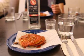 El Tour del Mezcal incluye una degustación de comida poblana / Melanie Torres