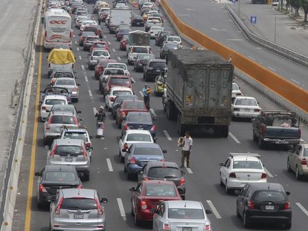 Autopista México-Puebla | Esta vialidad registra alto flujo vehicular en horas pico; mide tus tiempos para que no se te haga tarde / Cuartoscuro