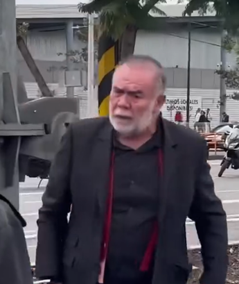El actor le tiró de un manotazo el celular a un hombre que lo llamó "traidor" | Especial