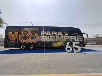 Así luce el nuevo autobús de Tigres / Roberto Flores