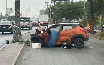 Dos carriles laterales de la carretera Monterrey-Nuevo Laredo fueron cerrados a la circulación por el accidente. | Pedro Delgado