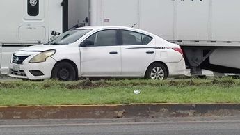 En el siniestro se vieron envueltos dos tráileres, una motocicleta y un automóvil semi compacto. | Agustín Martínez