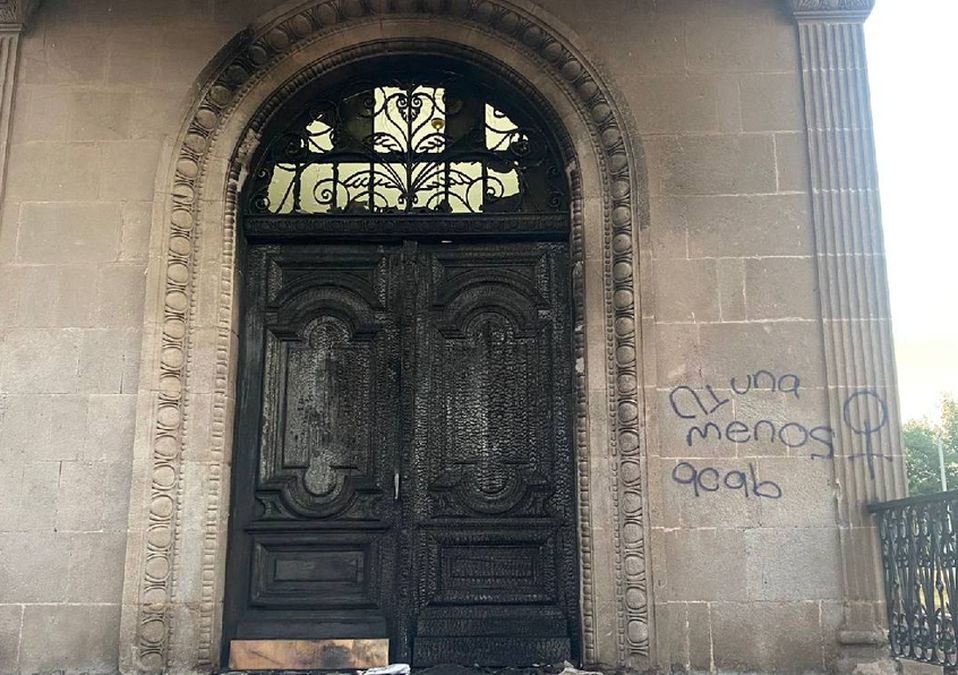 Palacio de Gobierno dañado tras manifestación por desaparecidos