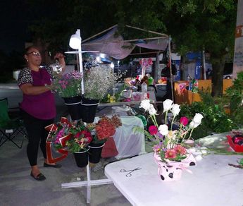 Venta de flores en Nuevo León el 10 de mayo. | Leyda Estrada