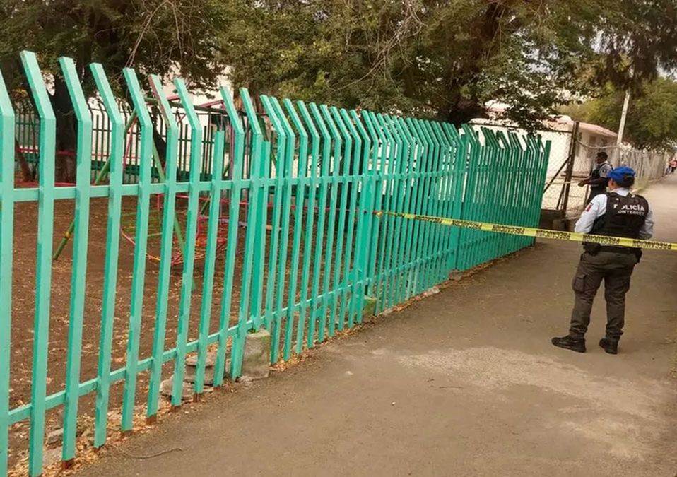 Explotan 2 bombas molotov adentro de kínder en Monterrey