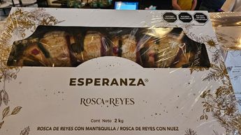 Rosca de Reyes de dos kilos en Pastelería Esperanza / Alejandro Santoscoy