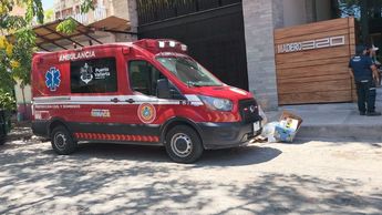 Los paramédicos únicamente pudieron confirmar que el hombre ya no contaba con signos vitales | Redes sociales