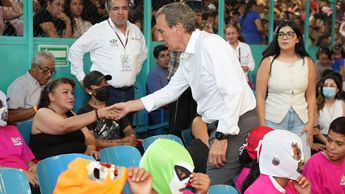 Entre máscaras y lances, los niños poblanos celebraron su día con las estrellas de la lucha libre | Gobierno de Puebla