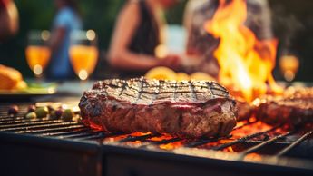 Cualquier momento es ideal para una carnita asada | Freepik