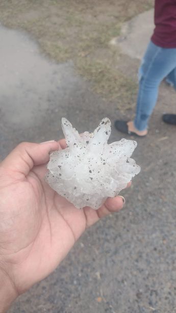 Bolas de hielo en Anáhuac, Nuevo León | Especial