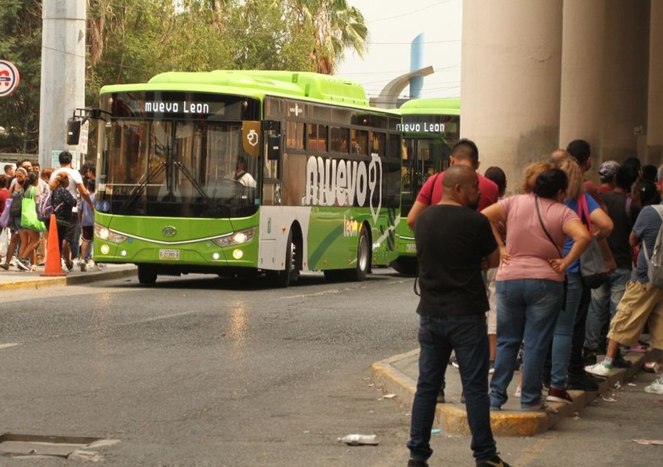 Transporte público Nuevo León / Roberto Alanis