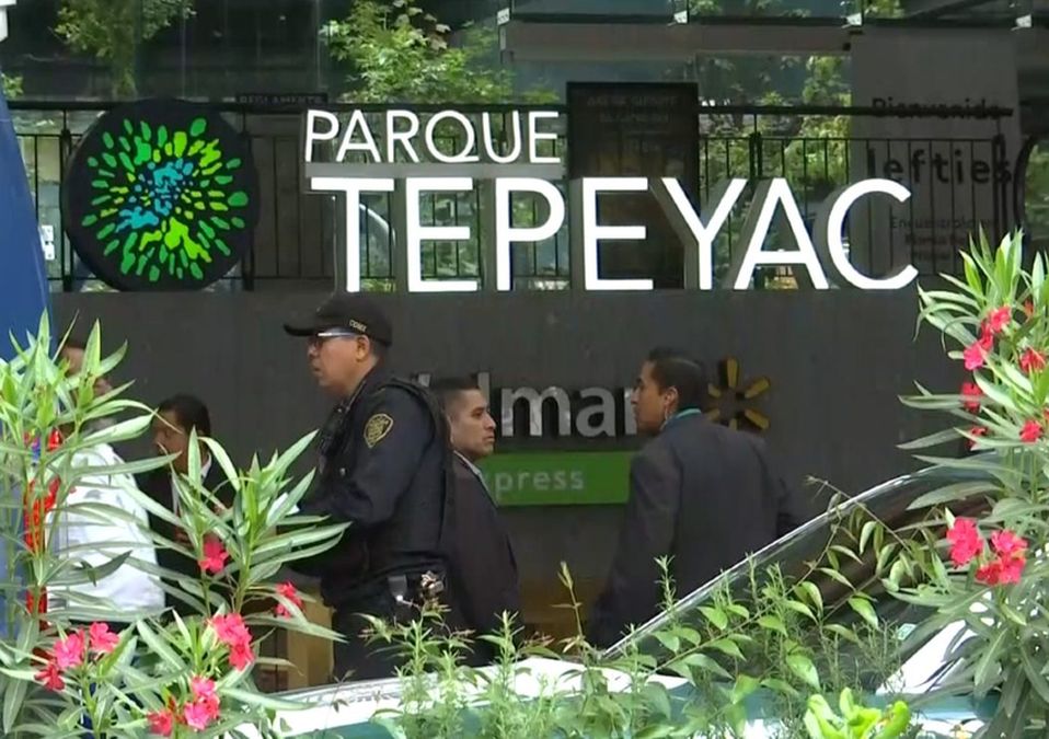 El robo tuvo lugar en la plaza Parque Tepeyac / Captura.