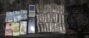 Al implicado se le encontraron varias dosis de droga y una báscula digital. | Cortesía