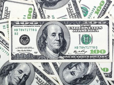 El dólar retrocedió frente al peso al inicio de la sesión/ Shutterstuck.