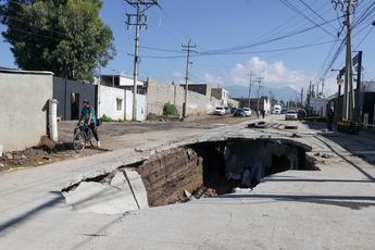 Así se ve el nuevo socavón en Amozoc, Puebla, formado el pasado viernes 20 de septiembre / Agencia Es Imagen