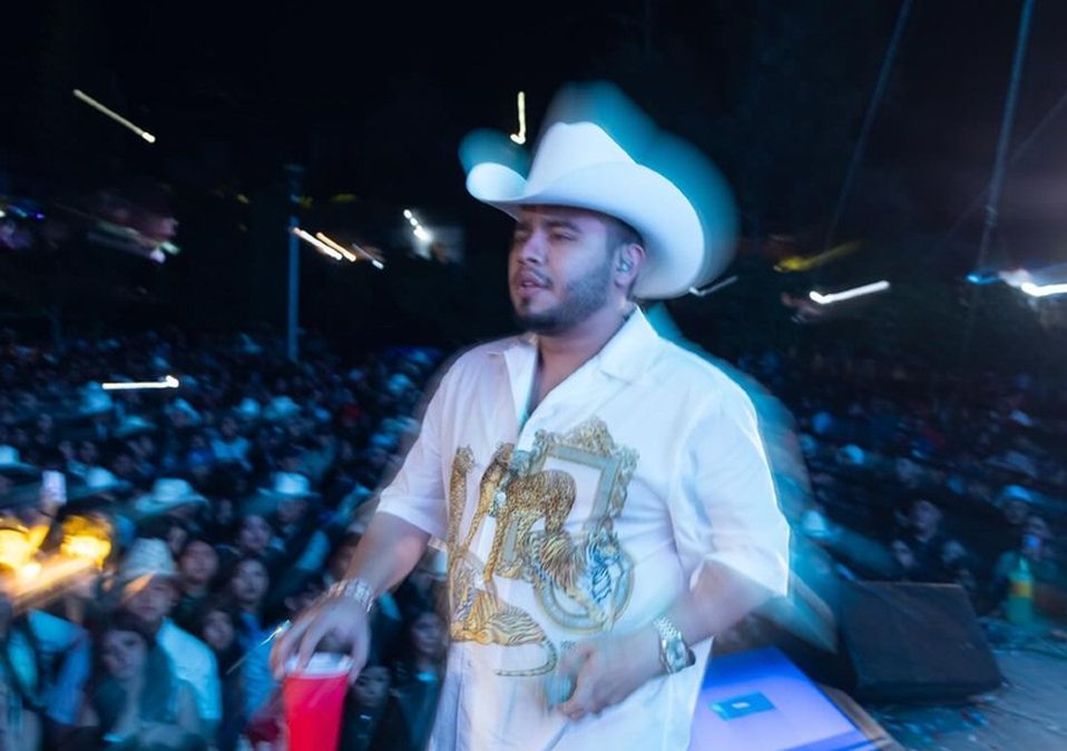 Tito Torbellino Jr. durante su concierto en Comonfort. | Redes sociales.