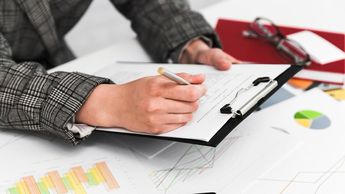 Es importante tener bien definida una estrategia a largo plazo al invertir.