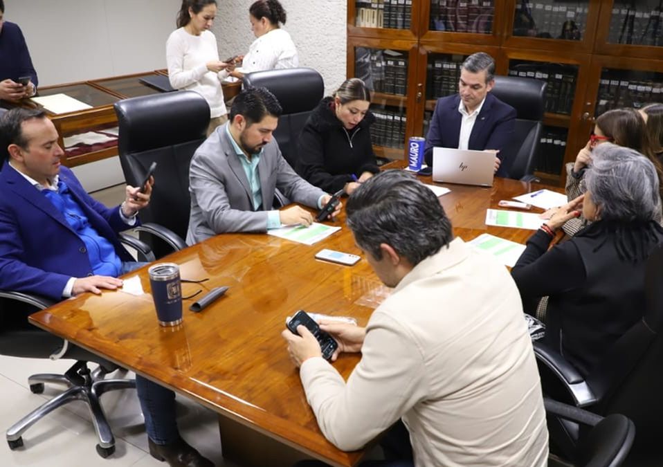 Sesión de la Comisión Primera de Hacienda del Congreso de Nuevo León | Luis Guerra
