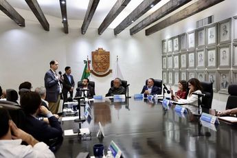 Mauricio Fernández, alcalde de San Pedro, detalló que la propuesta fue presentada por la familia del escritor / Especial