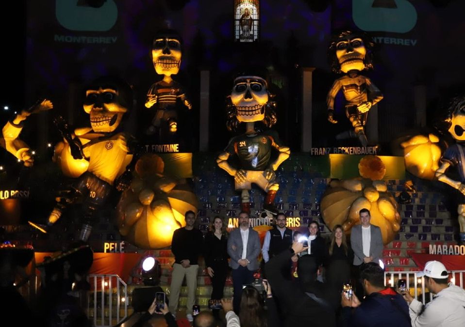 Mega Altar de muertos en Santiago, Nuevo León. / Luis Guerra