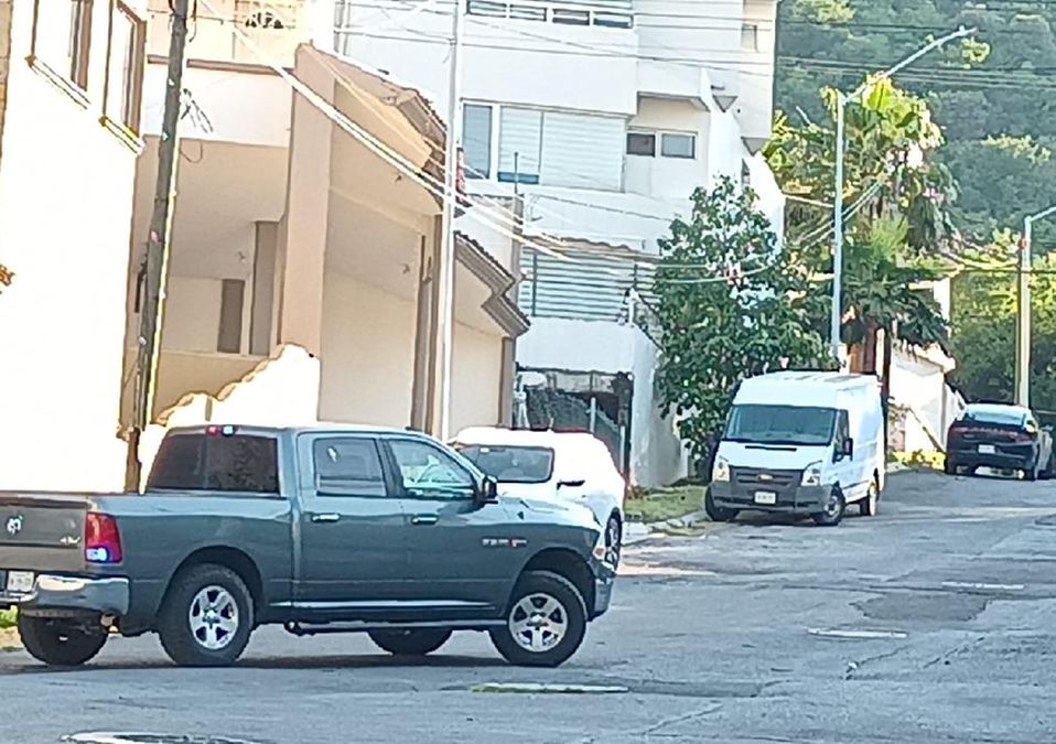 Hechos en colonia Colinas del Sur en Monterrey | Israel Santacruz
