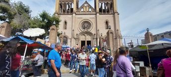 En su mayoría, son adultos mayores quienes suelen acudir cada año a las fiestas realizadas en el Santuario.