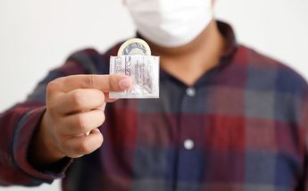 De forma simbólica, habrá repartición de condones entre los asistentes/ Shuterstock