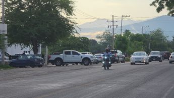 El intenso número de patrullas alertó a los vecinos de Puerto Vallarta. | Usi Toledo