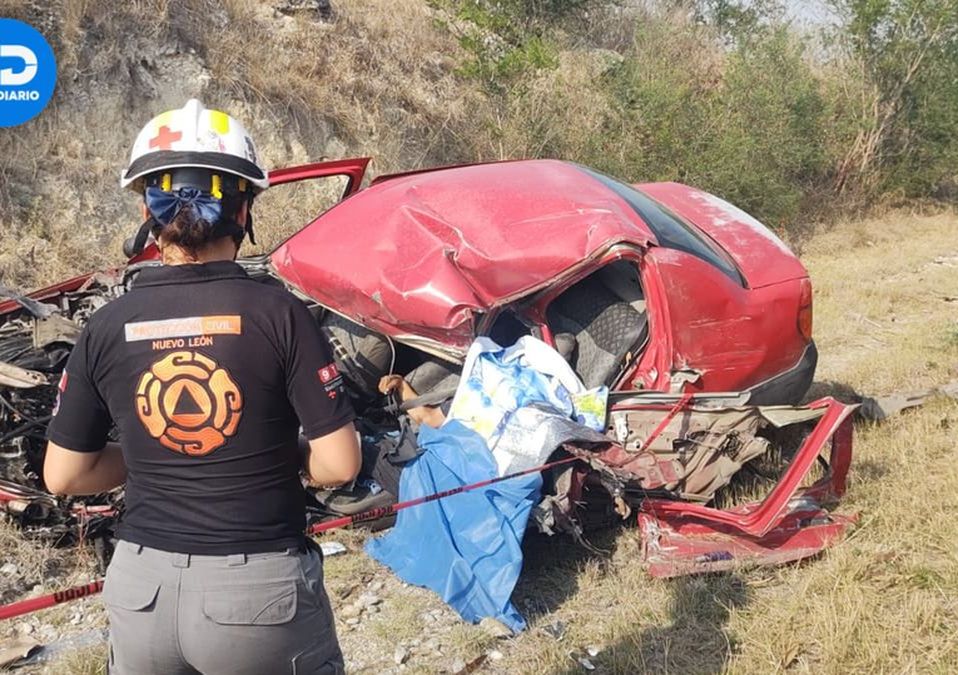 El incendio se extendio a los pastizales cerca.| Especial