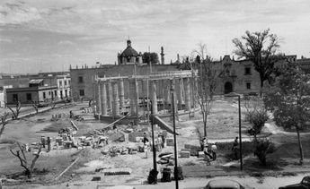 Construcción de la Rotonda de los Jaliscienses Ilustres, uno de los elementos de la Cruz de Plazas en Guadalajara | Especial