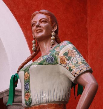 Escultura de la China Poblana en la Casona de la China Poblana / Melanie Torres