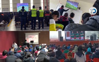 Empleados y estudiantes de las diferentes instituciones en Saltillo apoyaron a la Seleccion Mexicana.