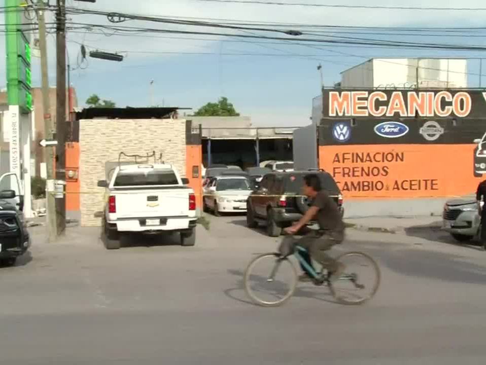 Balean a tres personas dentro de taller de autos en Apodaca; hay un muerto