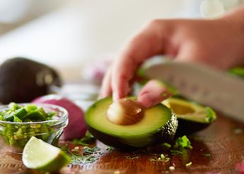 ¿Adiós a la torta con aguacate? Esta es la razón por la que los chefs piden ya no comerlo